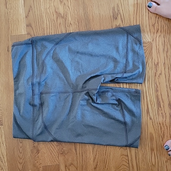 Under Armour Compression Shorts Size Small - Picture 2 of 3